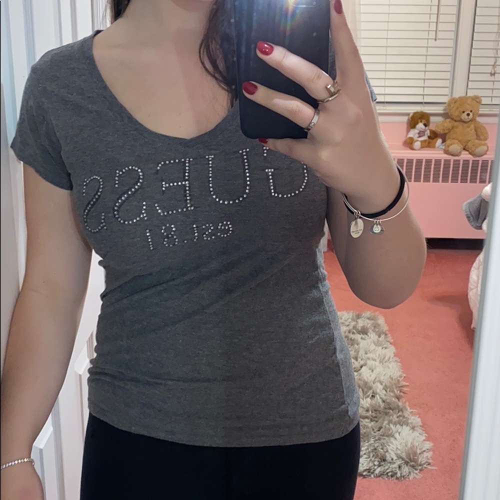 guess logo tee